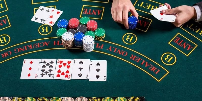 Mẹo hay ứng dụng thủ thuật vào game bài Poker kubet
